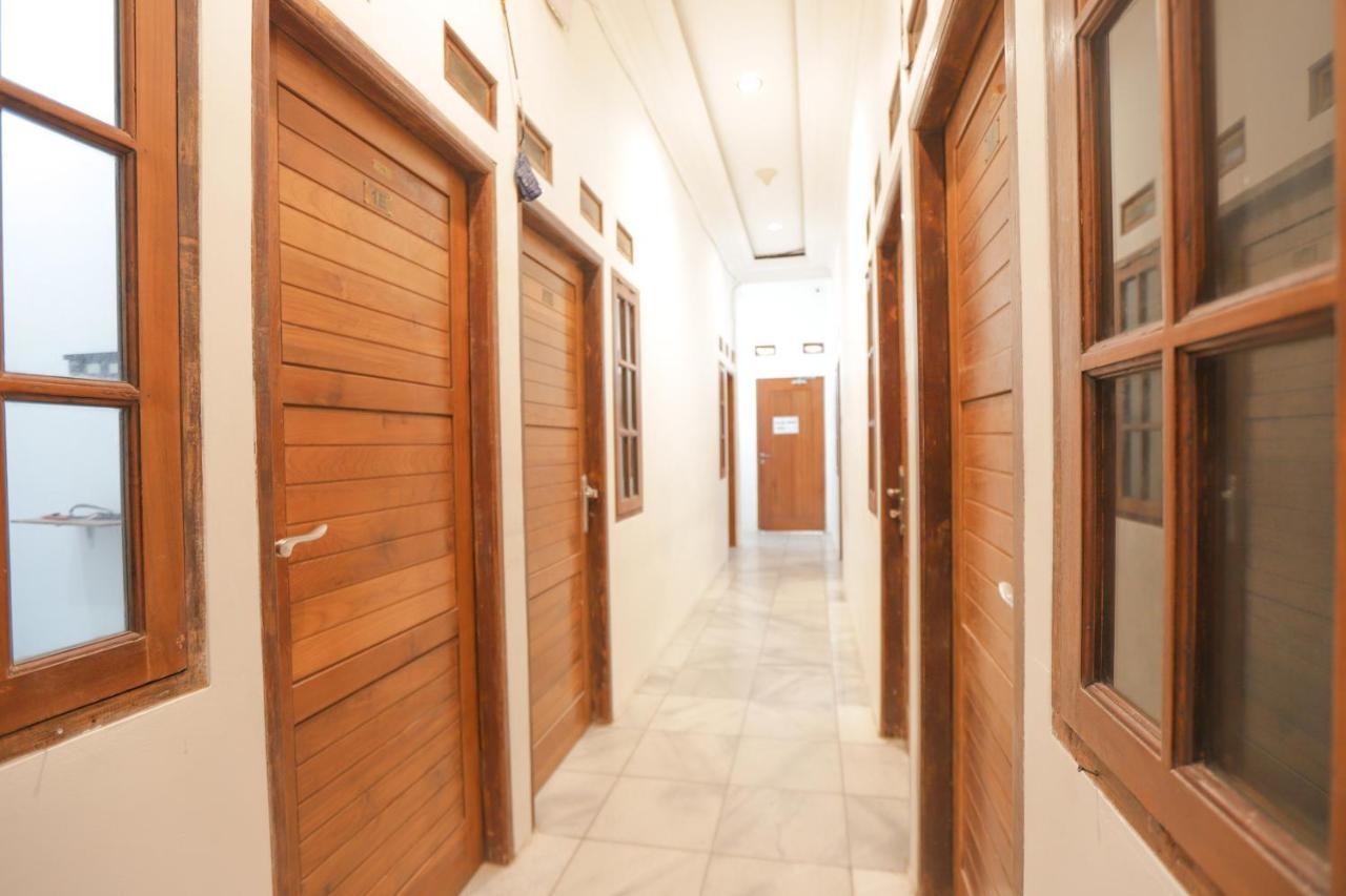 Oyo 150 Harmoni Residence Jakarta Bagian luar foto