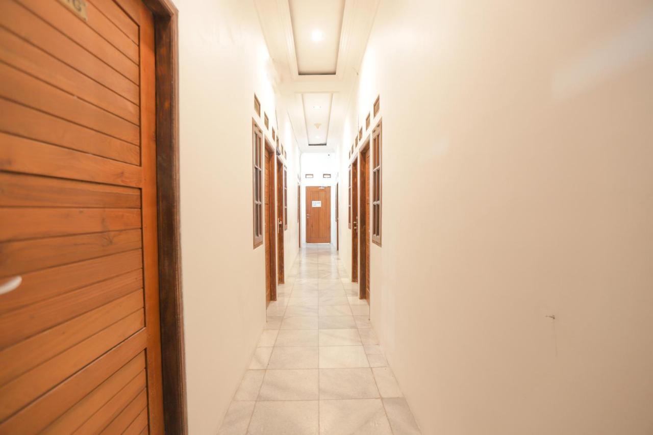 Oyo 150 Harmoni Residence Jakarta Bagian luar foto