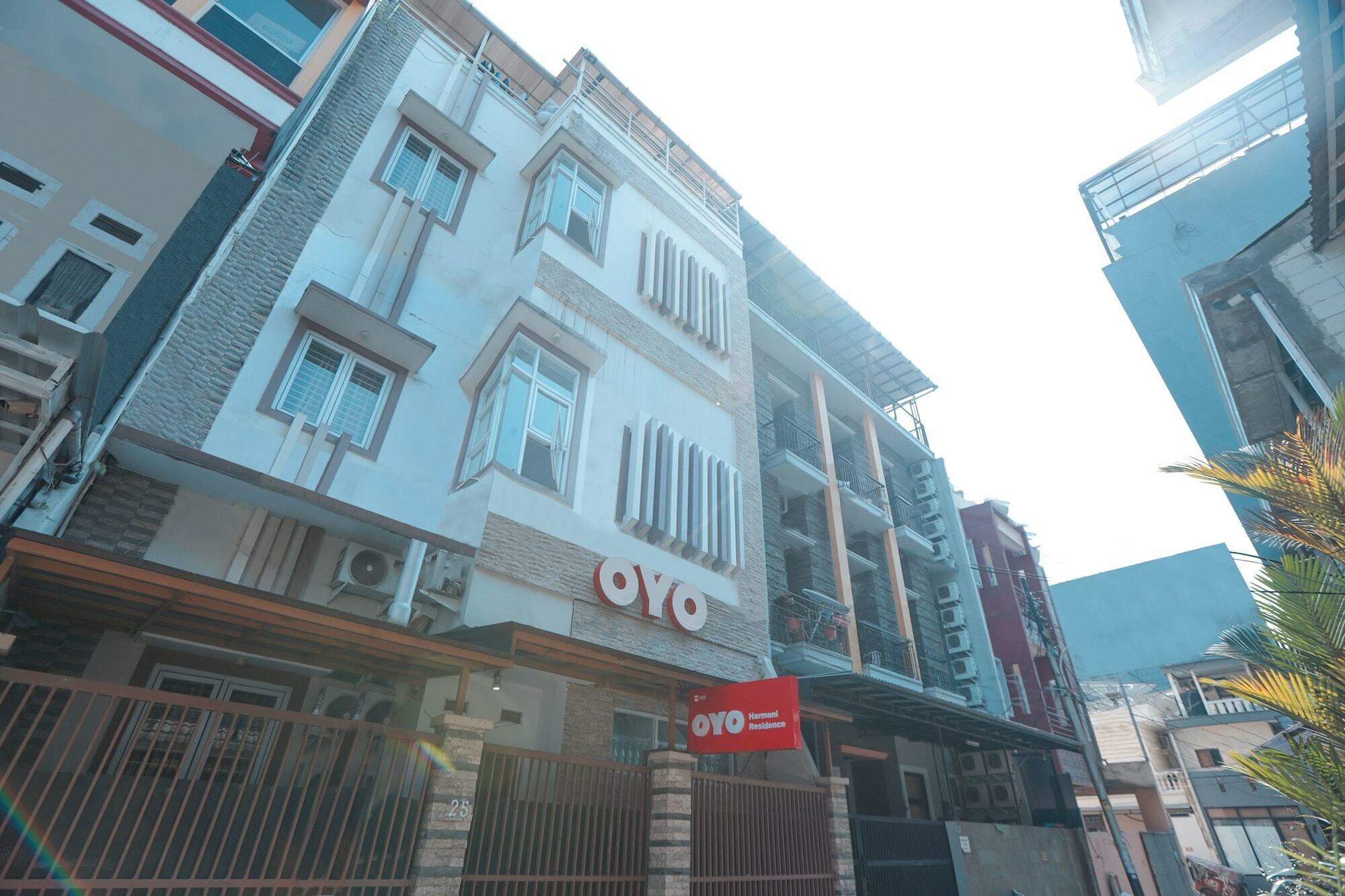 Oyo 150 Harmoni Residence Jakarta Bagian luar foto